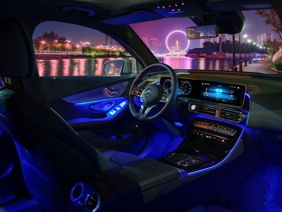 Интерьер Mercedes-Benz EQC400 4Matic (N293) 2019 года  (CN) (фото 12 из 19)